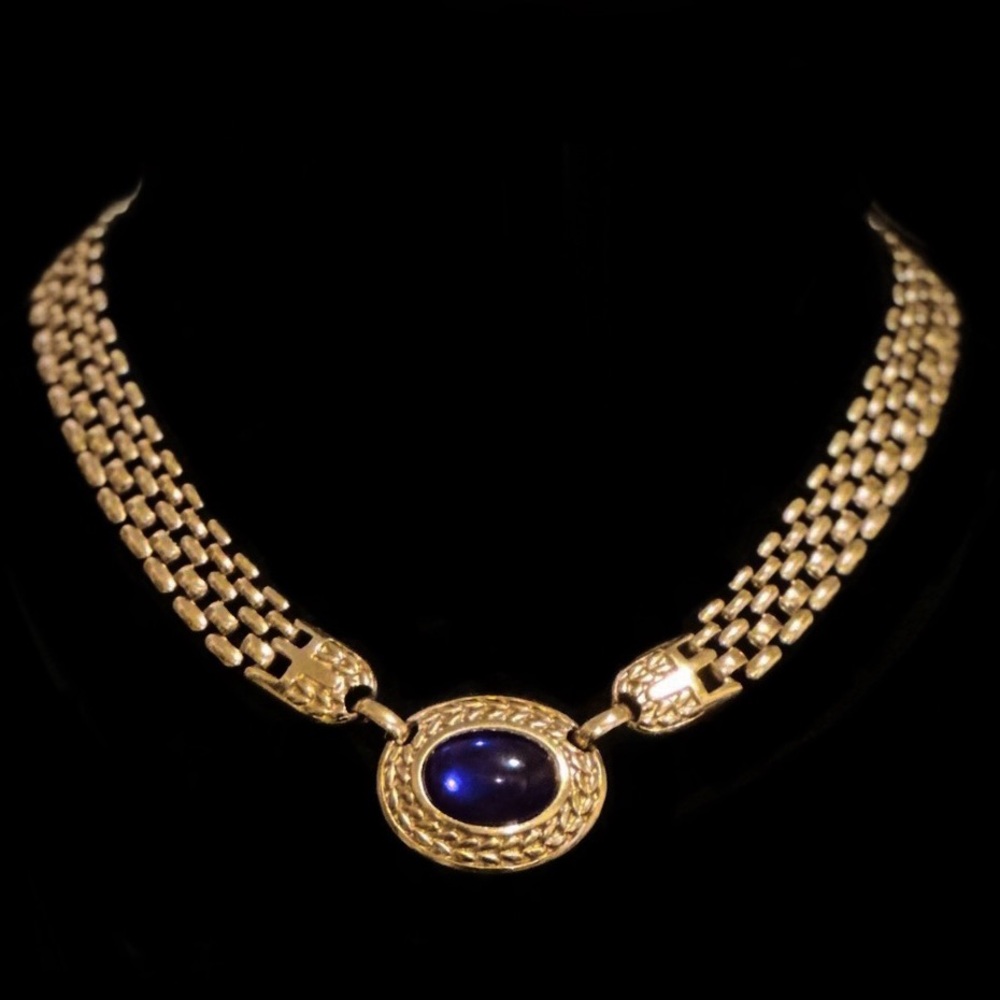 #89 Rare Vintage Trifari Necklace